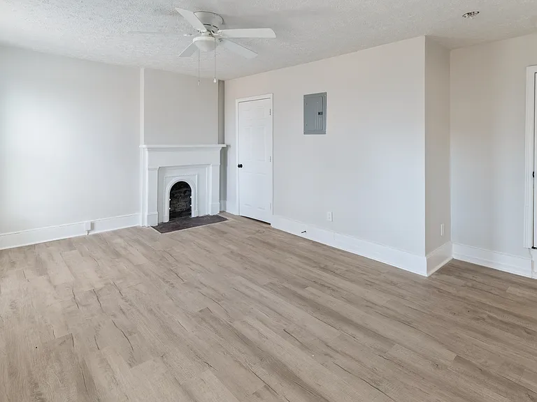 1777 Wathen Ln #8 — Photo 8