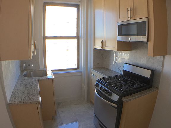 4th image of 639 W 173rd St APT 10B