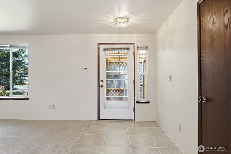 5th image of 444 Canal Drive SE