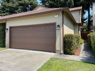 17 Feeney Dr, Rohnert Park, CA 94928