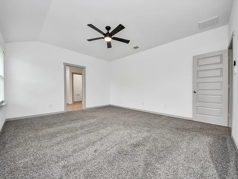 1118 Hyde Lake Ln — Photo 17
