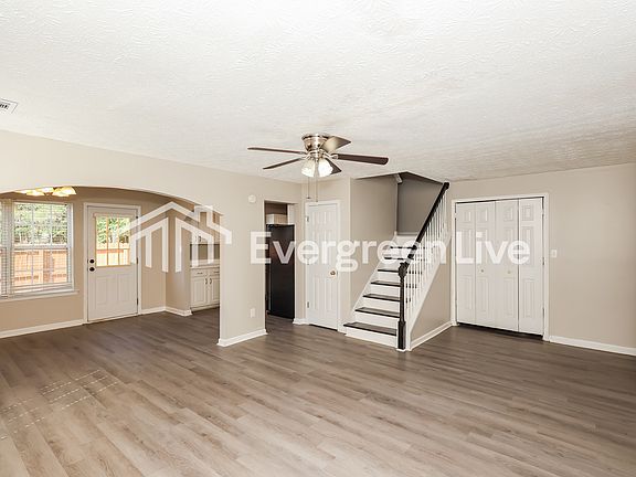 4th image of 947 Windwood Ct