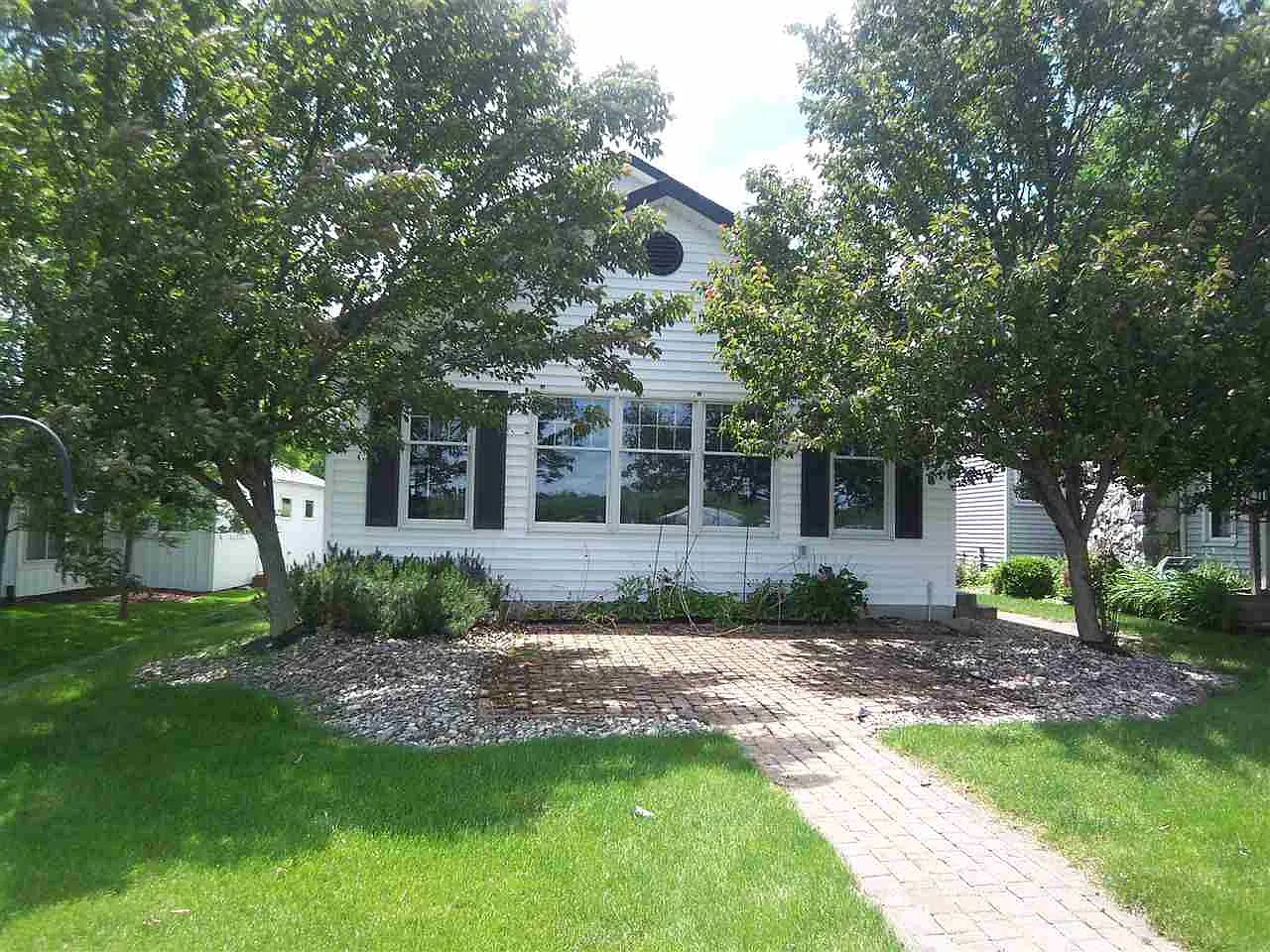 4180 E Forest Glen Ave photo 1