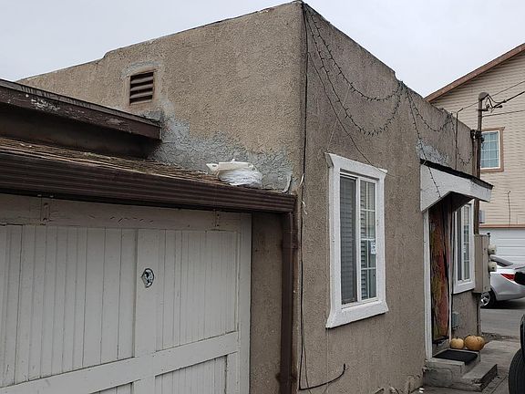 4th image of 233 Elm St