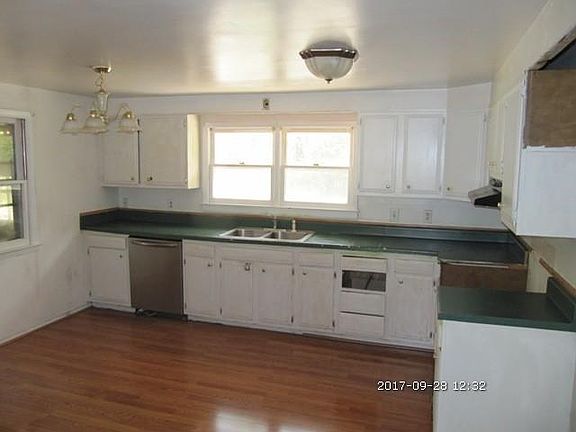 4th image of 4630 Hazel Dr