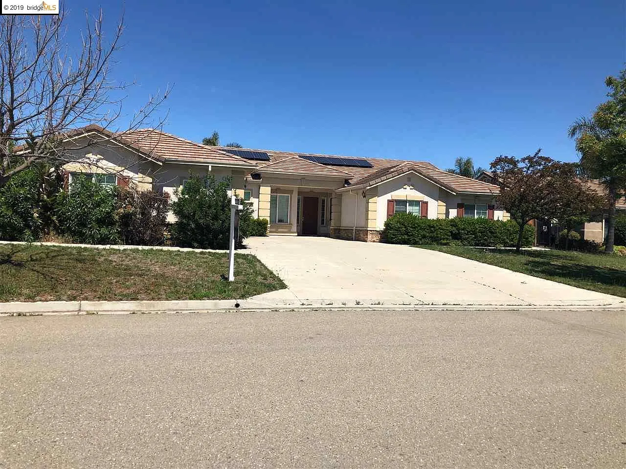 490 Quail Glen Dr photo 1