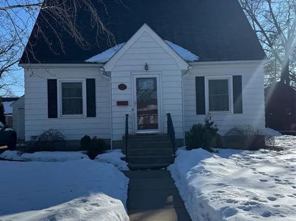 1913 Emery Street, Eau Claire, WI 54701
