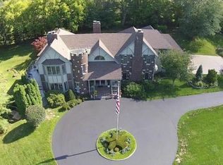 12518 Lakeland Dr, Saint Joseph, MO 64506