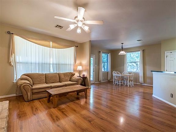 5th image of 109 Pebbles Dr