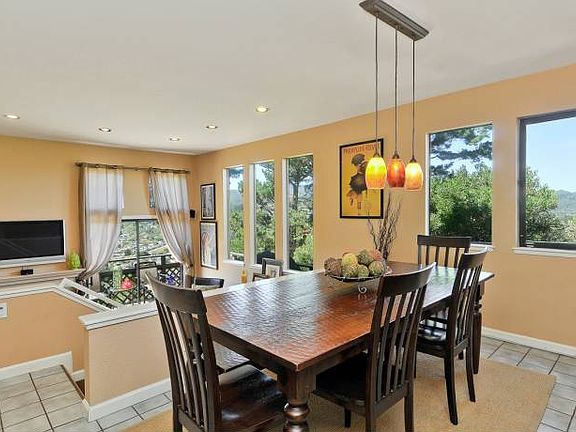 4th image of 258 Bay Vista Cir