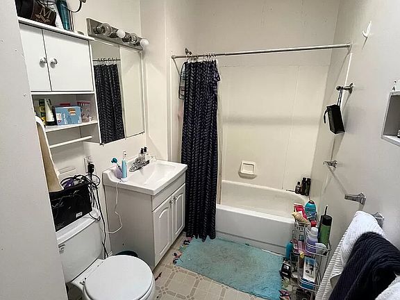 4th image of 8-10 Glencoe St APT 4