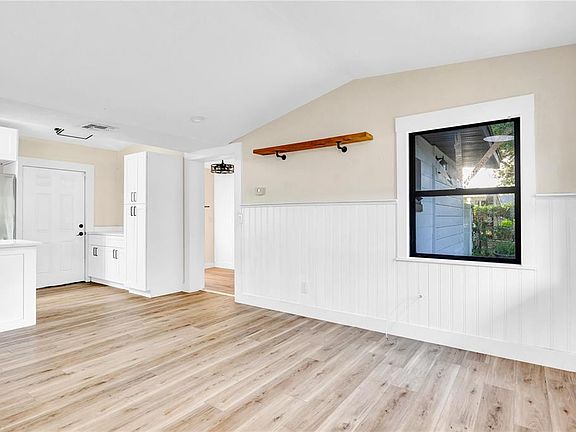 4th image of 261 1st St