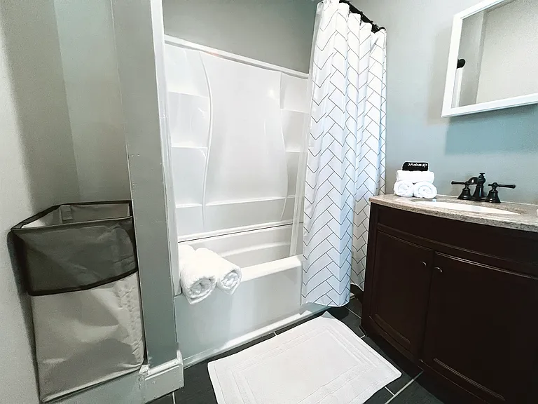 194 Messer St #2 — Photo 10