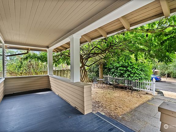 4th image of 941 S Ainsworth Avenue