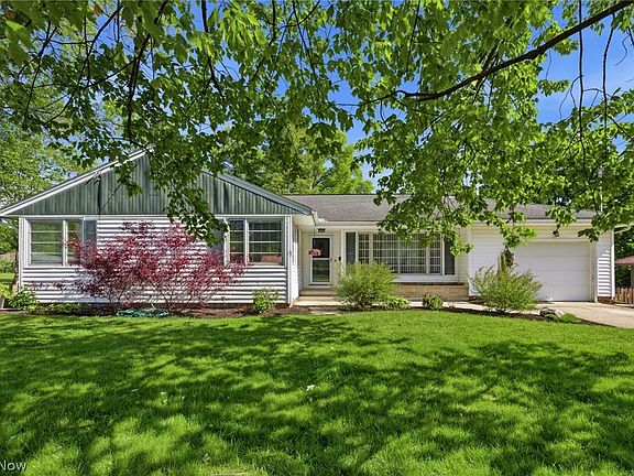 2nd image of 822 Hoover Dr