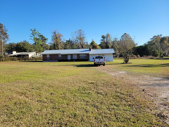 2nd image of 109 SW Olson Gln