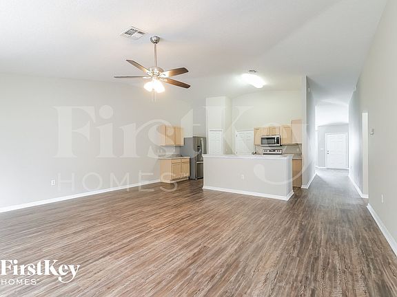 5th image of 1421 Sarasota Dr