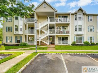 298 Wimbeldon Ct, North Brunswick, NJ 08902