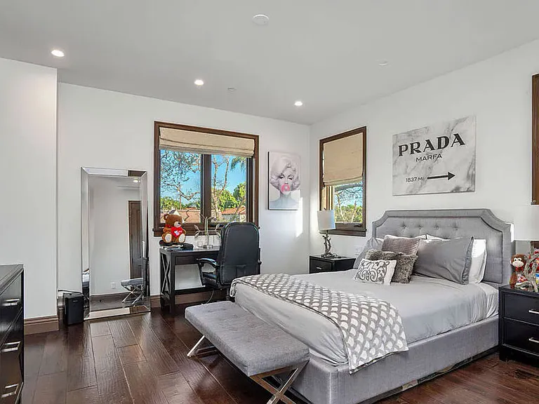333 S Canon Dr — Photo 24
