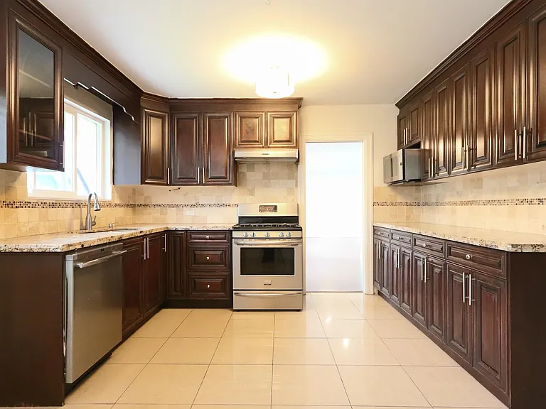 660 Kenwood Rd — Photo 14