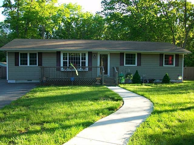 Nice Rancher with large lot