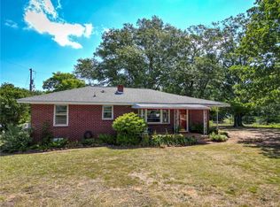 822 Boiter Rd, Williamston, SC 29697