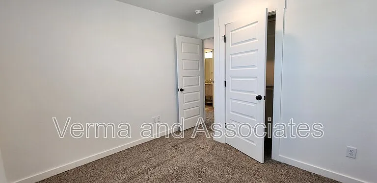 1091 Kentucky Ave — Photo 13
