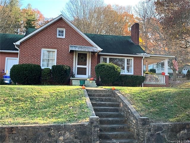 1st image of 334 E Marshall St
