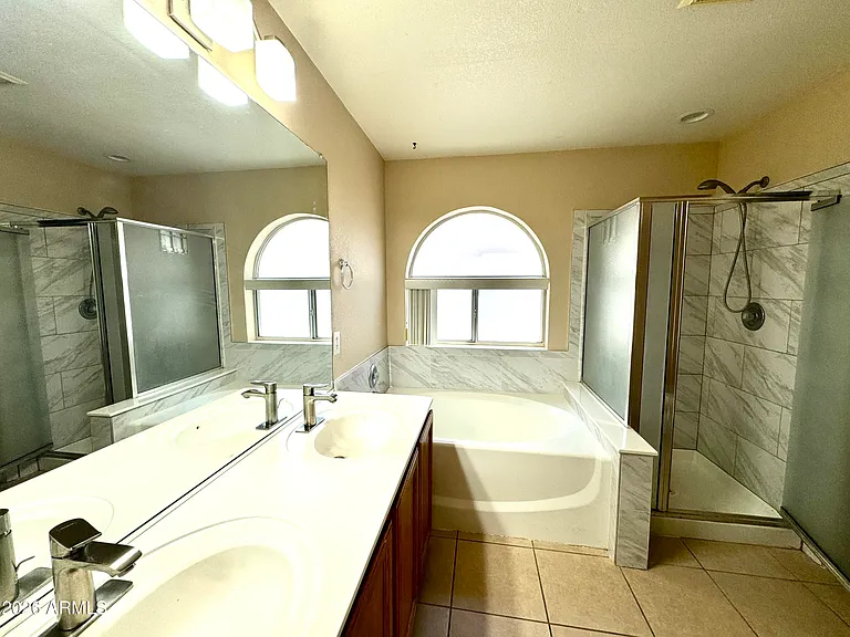 629 N Kenneth Pl — Photo 19