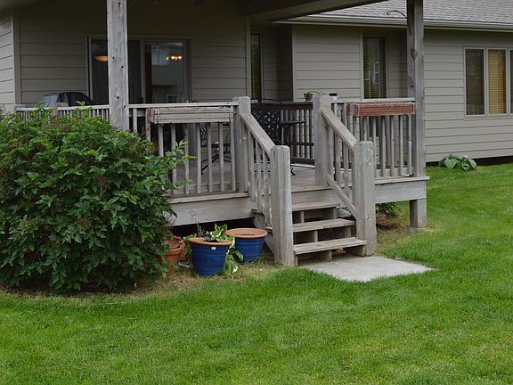 3rd image of 21016 Hampton Dr