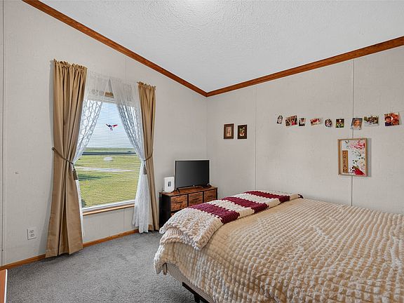 3rd image of 3107 Terrace Ln