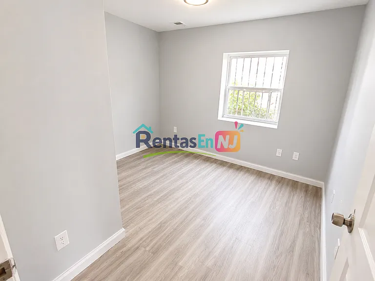 378 Hillside Ave #1B — Photo 2