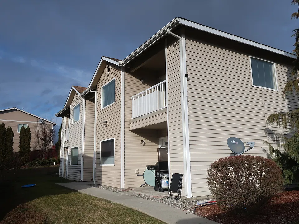 599 Eastmont Ave #C