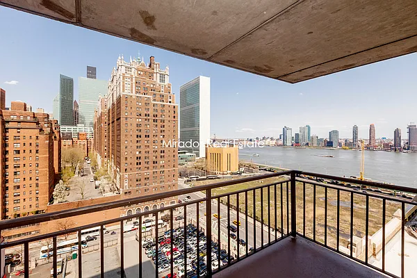 Rented by Mirador Real Estate | media 31