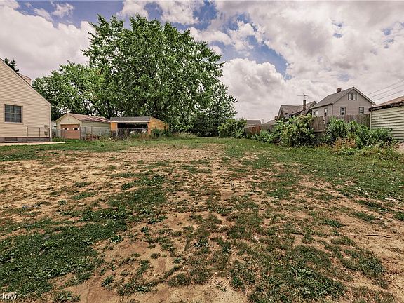 2nd image of 14816 Lotus Dr