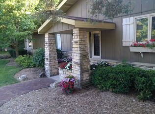 W264N4987 Bayberry Dr, Pewaukee, WI 53072