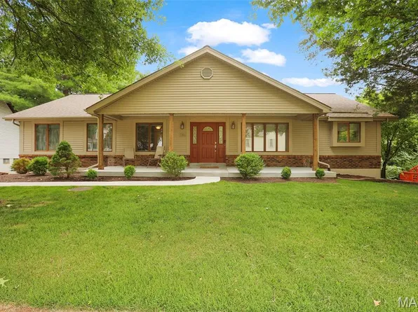 546 McBride Pointe Dr, Ballwin, MO 63011