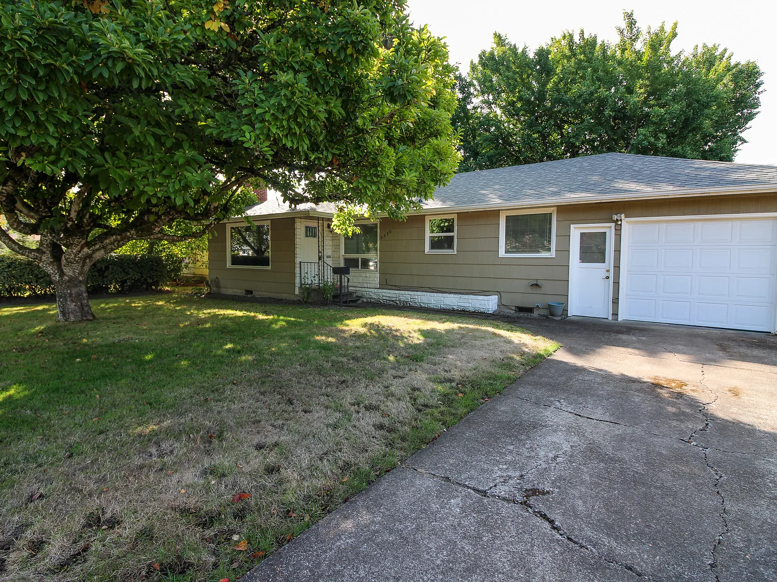3 bed, 1093 sqft, $1,875 — Photo 3