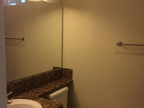 4th image of 205 Twin Oaks Ave