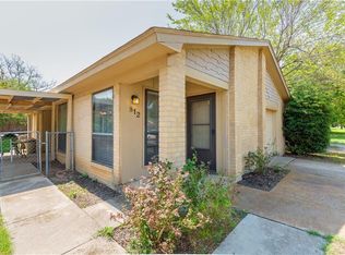 812 Poe St, Azle, TX 76020