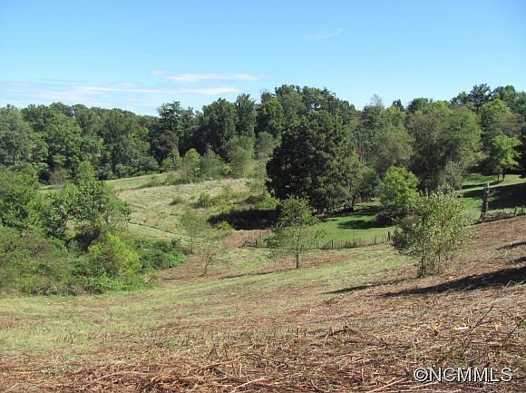 2nd image of 169 Dix Creek Chapel Rd