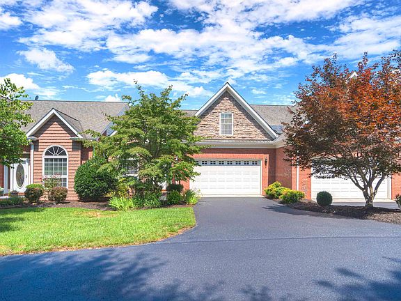 2nd image of 6814 Sahalee Cir