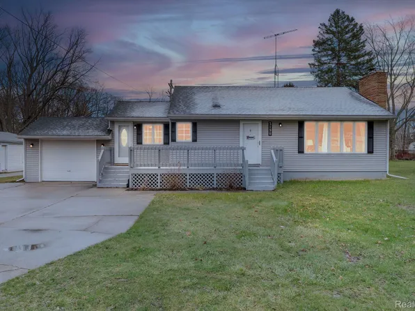 3190 Beach Rd, Port Huron, MI 48060