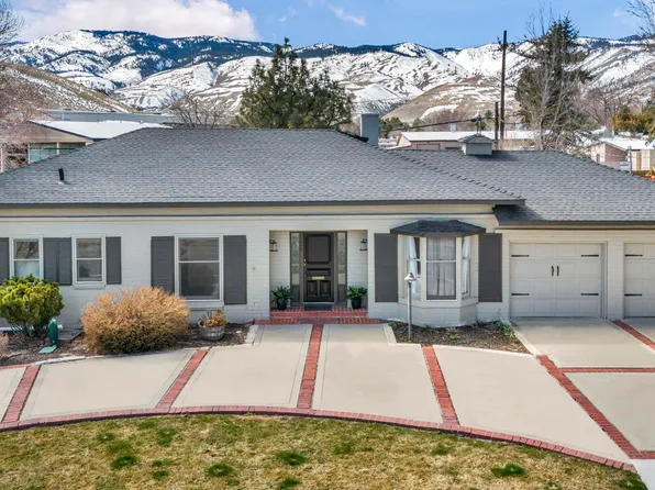 208 Winters Dr, Carson City, NV 89703