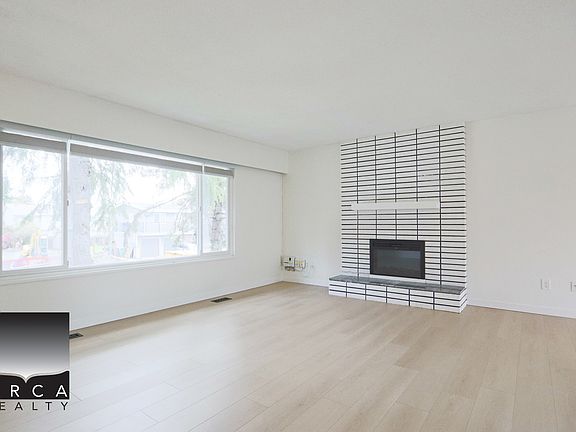 4th image of 7411 Thormanby Cres