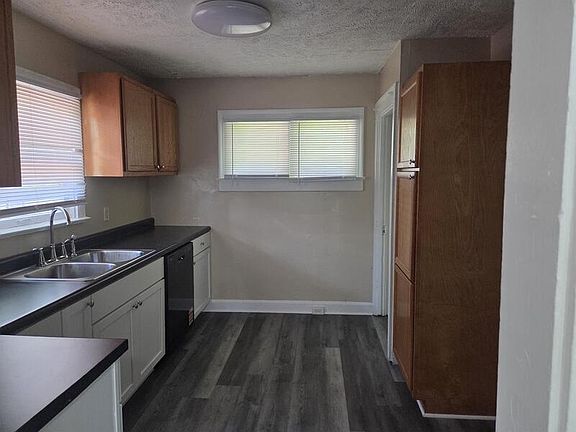 5th image of 3711 N Gladstone Ave