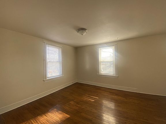 4th image of 33-37 171st St 3-fl 2