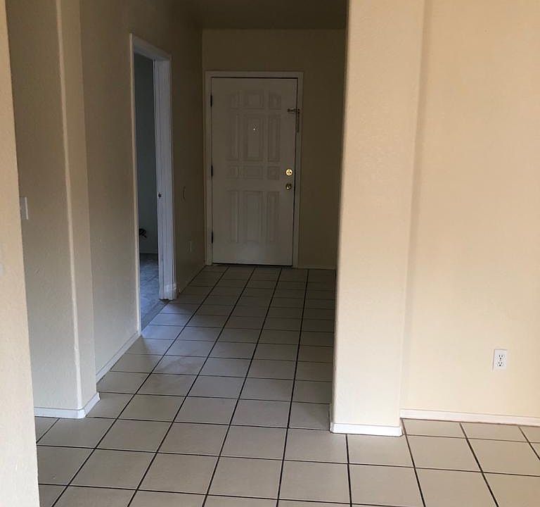 1st image of 1478 W Locke Dr
