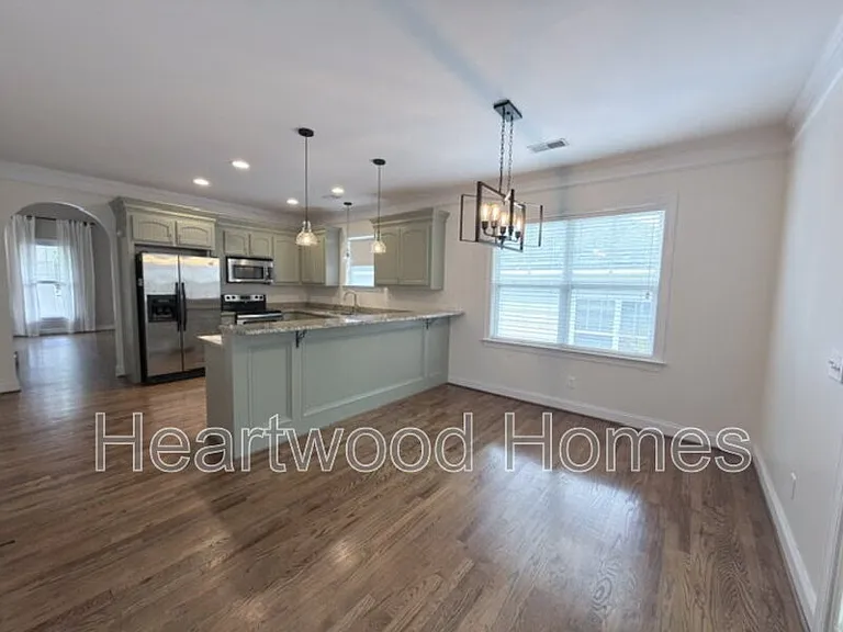 432 Jackson Ave — Photo 8