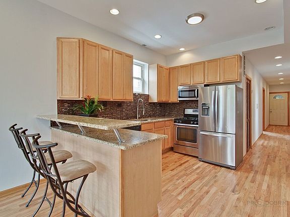 3rd image of 1450 N Campbell Ave #3A